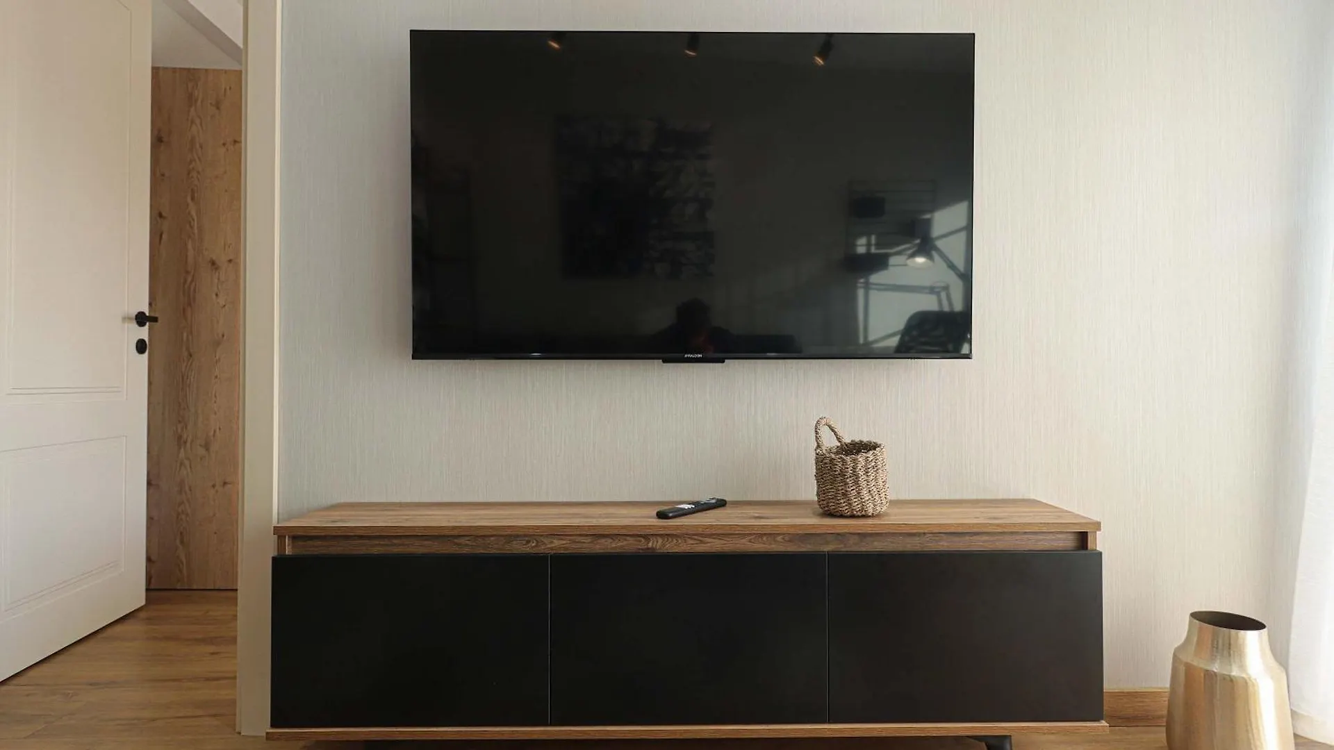 Wonderful City Views - 1Br Apt By Wehost Tbilisi