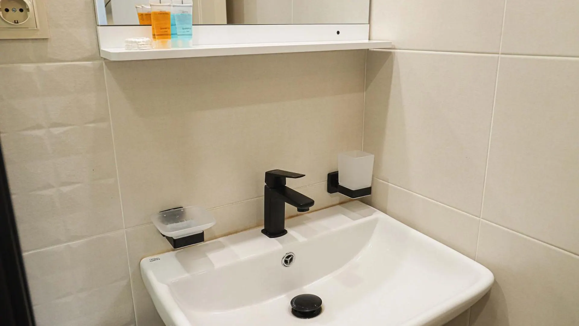Wonderful City Views - 1Br Apt By Wehost Tbilisi 0*,