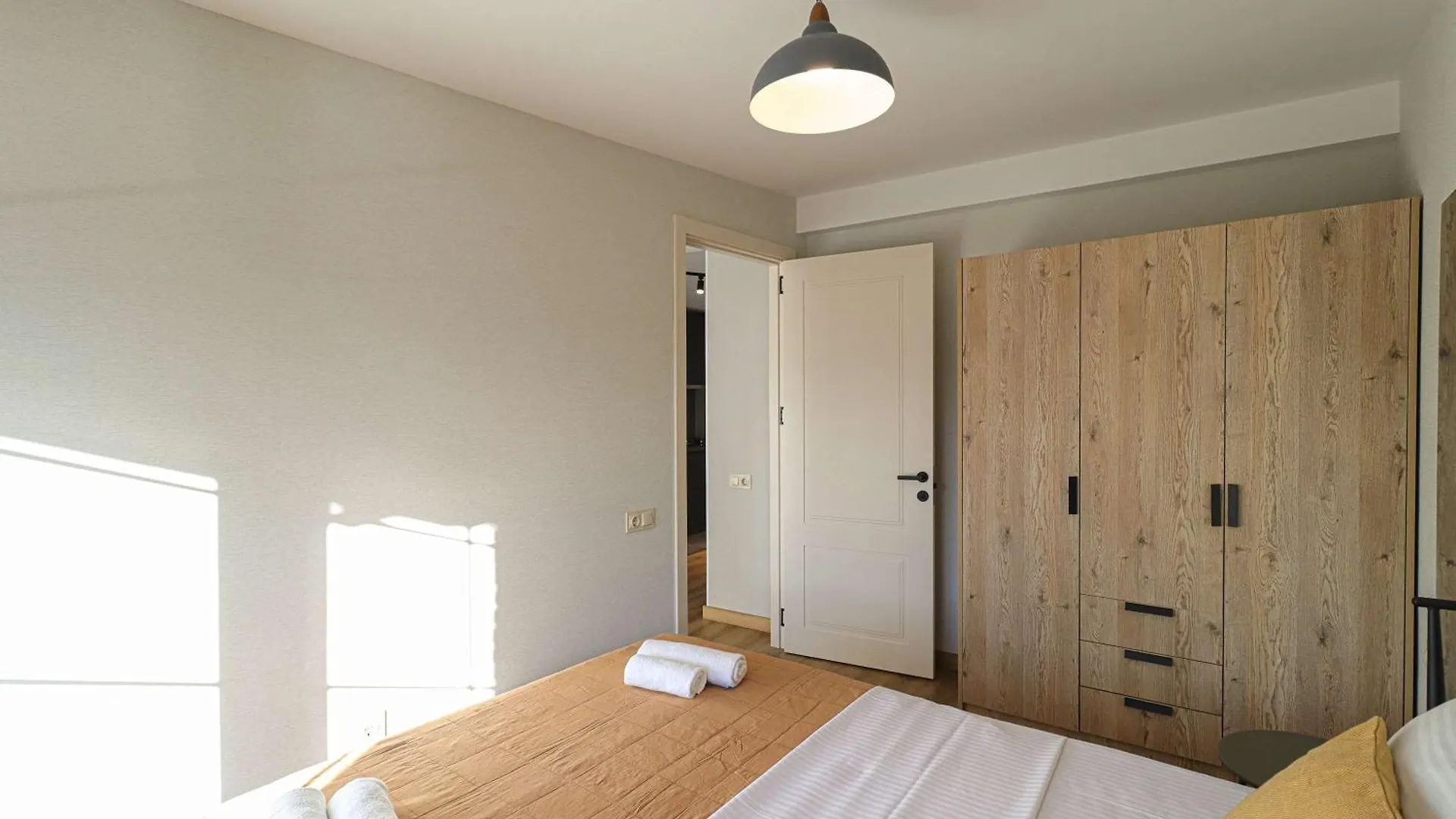 Wonderful City Views - 1Br Apt By Wehost Tbilisi Apartmán